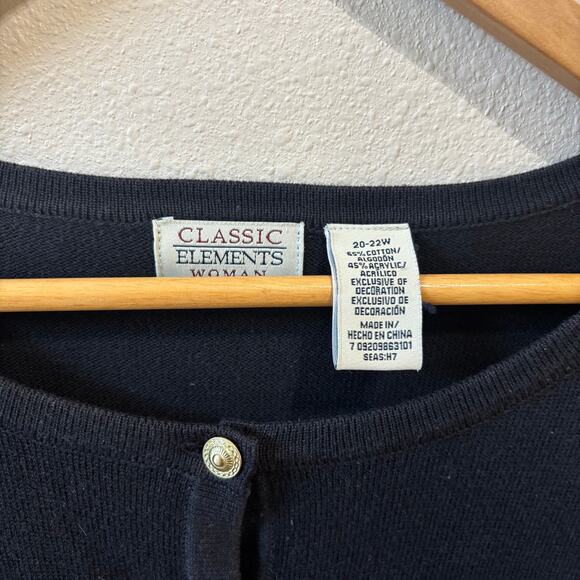 Red Cardinal Embroidered Winter Holiday Cardigan - Picture 7 of 7